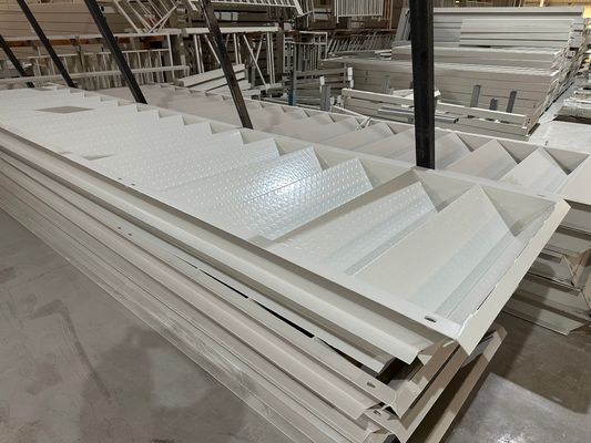 Quick Installation Advantage 20 40ft Steel Sandwich Panel Flat Pack Container House for Office Apartment Mall Workshop