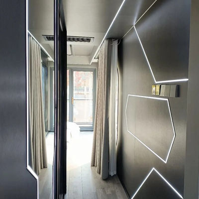 Transport and Load 20'/40' Container Outdoor Sports Room Steel Capsule for Home or Hotel