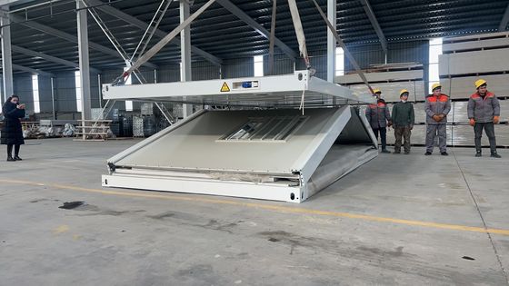 40'HQ Shippment Prefab Steel Frame Modular Zigzag Folding Container House with Optional Sandwich Panel Walls and Roof