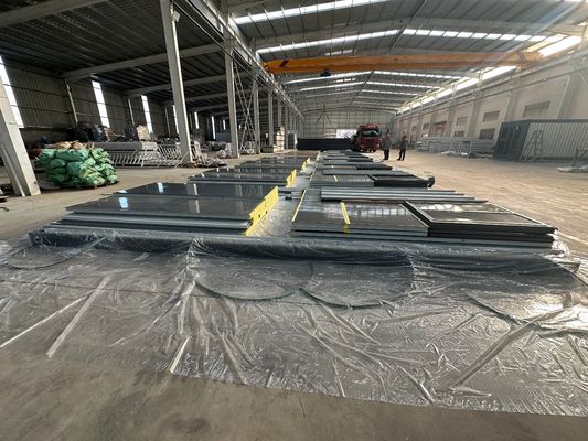20 40 ft Customized Light Steel Frame Fiber Glass Roof Flat Pack Container House with Modern Design and Aluminum Window