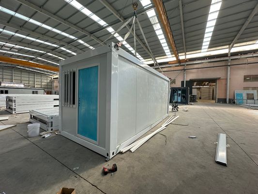 Steel Frame Easy Assembly 20ft 30ft 40ft Prefab House Expandable Container House Home Office Folding House for Benefit