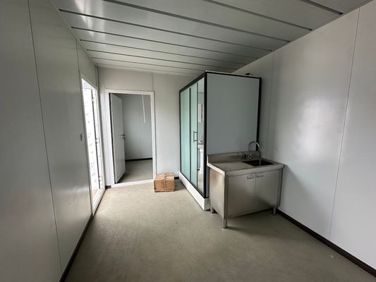 Custom Quick Installation High Wind Rating Flat Pack House with Modern Design Style 600X600X300 cm Single Package Size