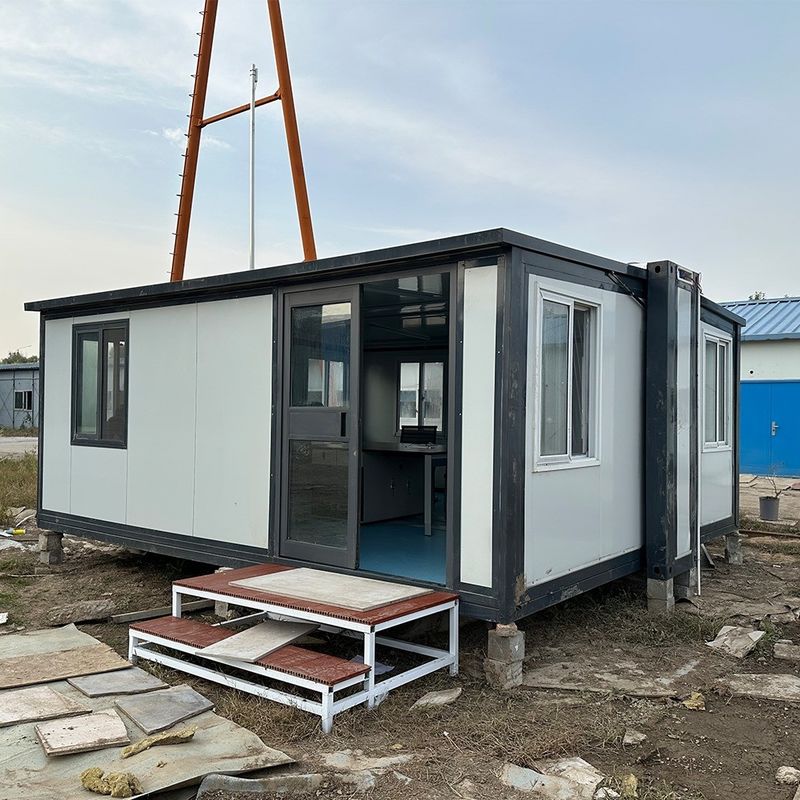 Expandable Container House with Bathroom and Kitchen Luxurious 20ft 40ft Easy to Install Windproof Prefab Modular Building